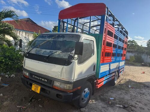 Mitsubishi Canter boxbody 4d33