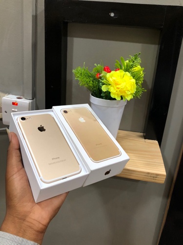 iphone 7plain Used