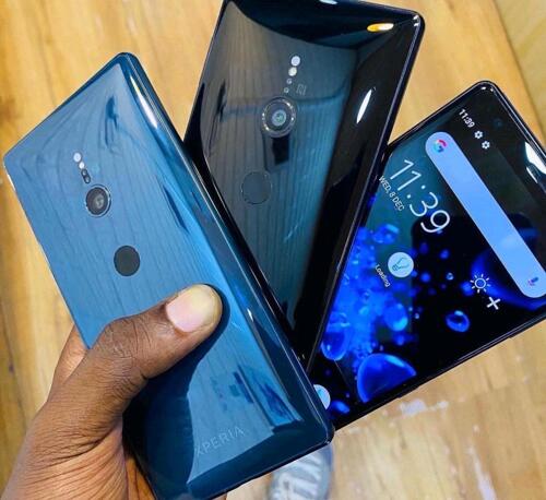 SONY XZ2