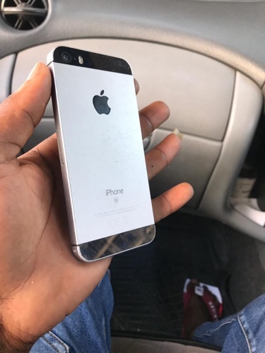 Iphone 5se 32gb пишет