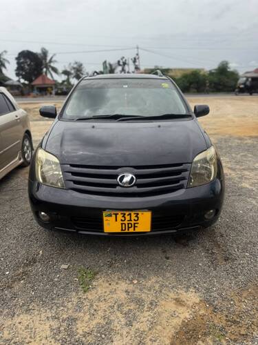 NAUZA TOYOTA IST 