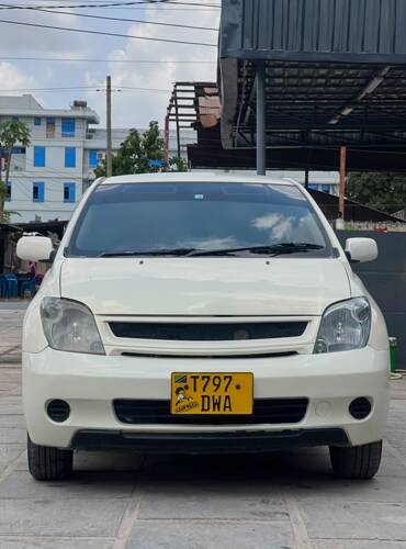 NAUZA TOYOTA IST 