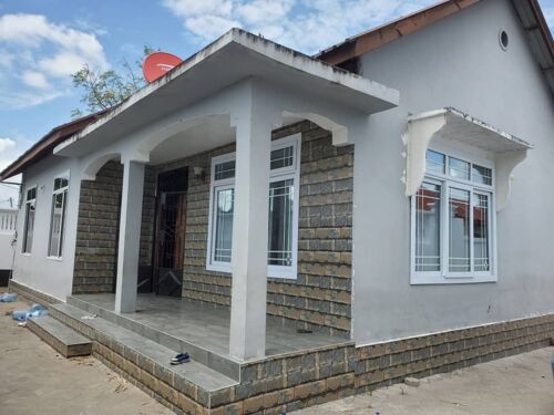 Inauzwa ipo kigamboni Kibada