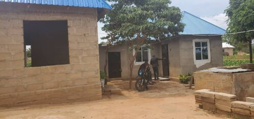 Nyumba 2 zinauzwa.Kondoa mjini