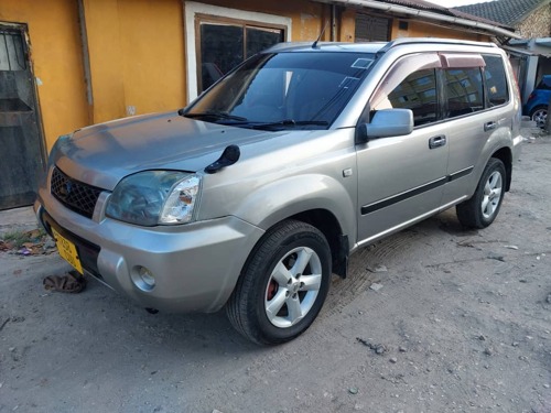 Nissan extrail