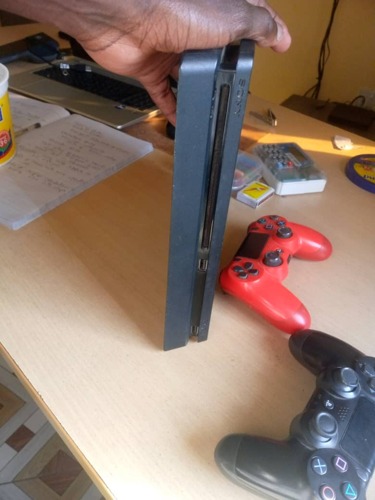 PS 4 Console