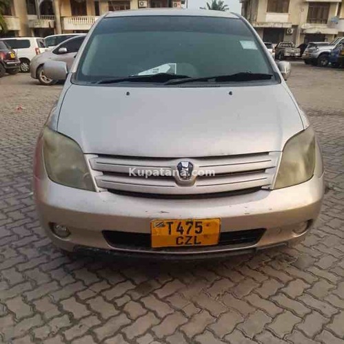 Toyota Ist (czl)