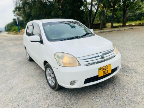 Toyota raum 