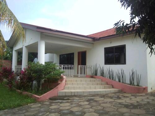 House 3bedrooms for rent at Msasani mwisho