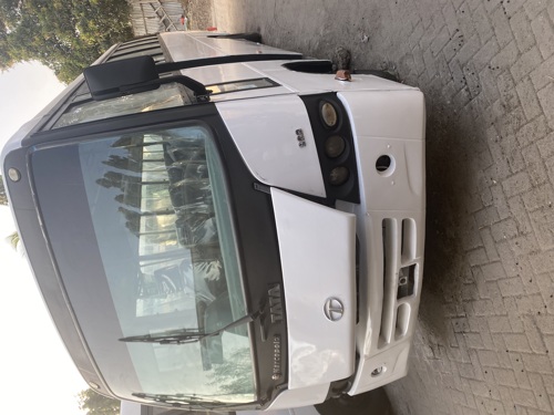 Tata bus mlango mmoja