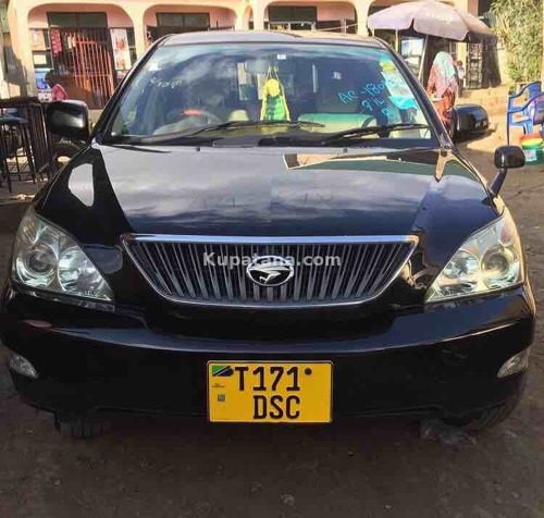 VERY CLEAN TOYOTA HARRIER ON SALE