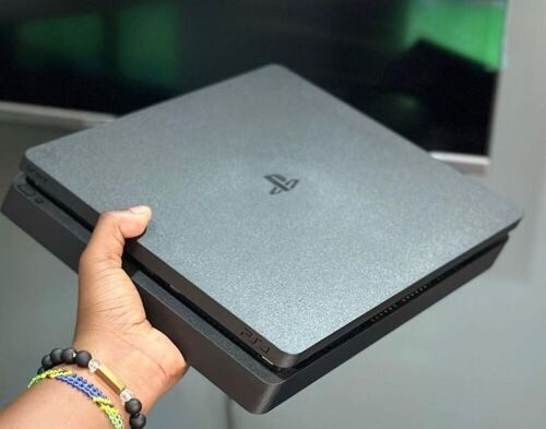 Playstation 4 slim