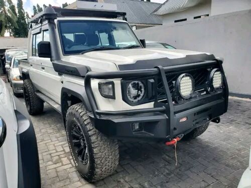 LAND CRUISER NAUZA NEW 