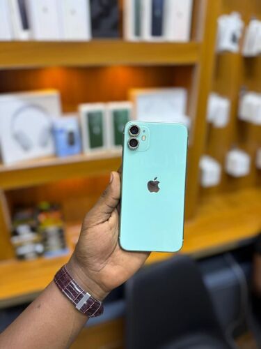 iPhone 11Plain GB 64 