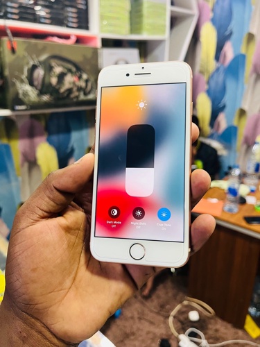 iPhone 8 64gb GOLD