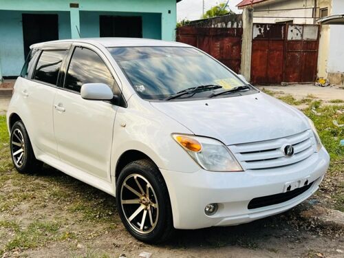 Toyota Ist KaLi Sana 