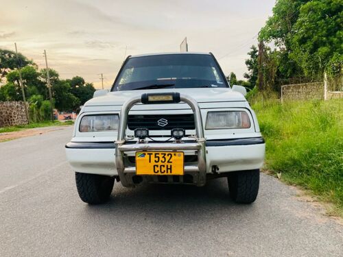 Suzuki Escudo Inauzwa 7.5mil