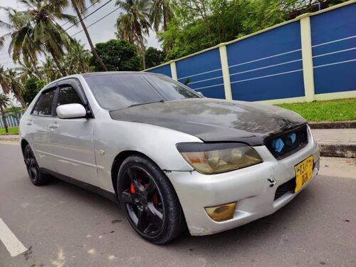 Toyota altezza 