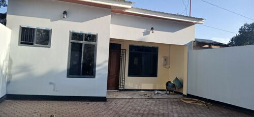 2BEDROOM HOUSE FOR RENT