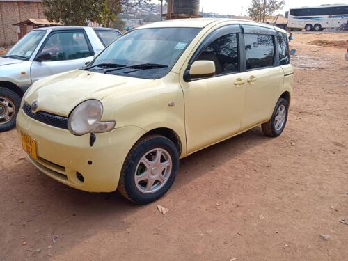 TOYOTA SIENTA 