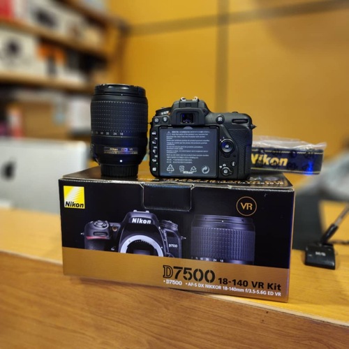 NIKON D7500 WITH 18-140mm