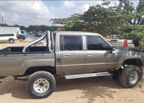 TOYOTA HILUX DOUBLE CABIN #. AB