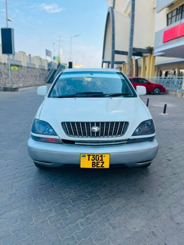 Toyota harrier old
