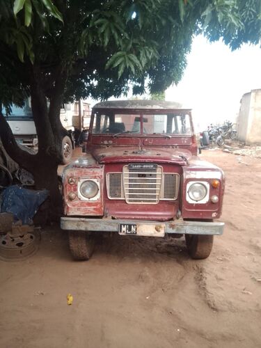 LAND ROVER 109