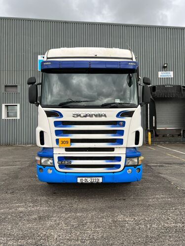 Scania R series chases