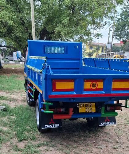 Mitsubishi Canter 