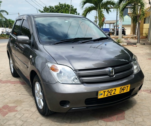 2004 TOYOTA IST FOR SALE