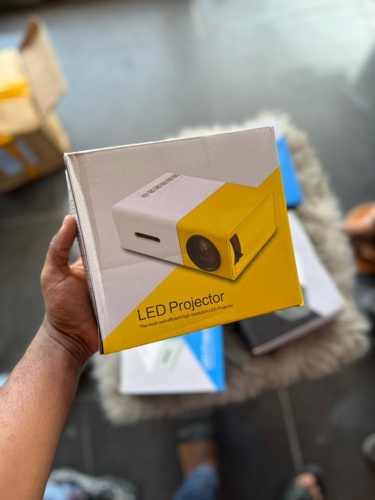 MINI HOME PROJECTOR