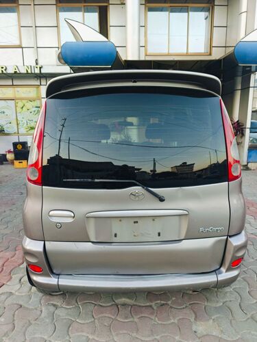 Toyota fun cargo DQK