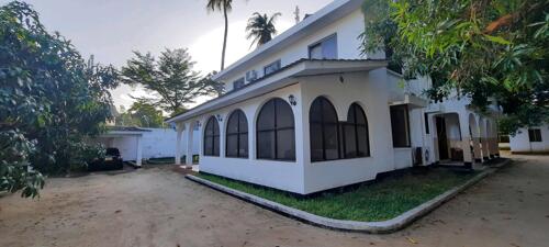 A 7BEDROOMS BUNGALOW IS FOR SALE AT MIKOCHENI NEAR SHOPPERS