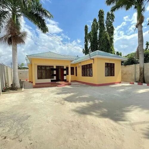 HOUSE FOR SALE, BAHARI BEACH