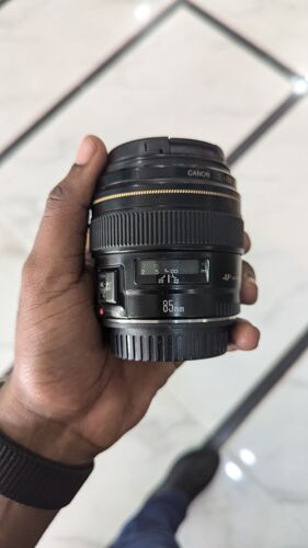 Canon lens 85mm f1.8