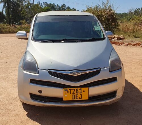 Toyota ractis 