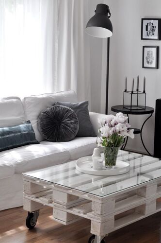 pallets coffee table 