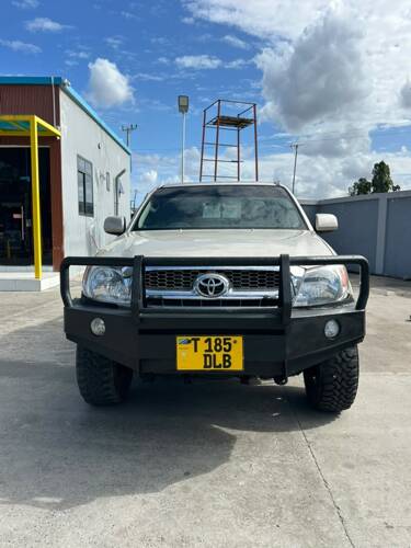 NAUZA TOYOTA HILUX 