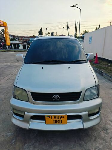 Noah sr40 Gari Nzuri sana