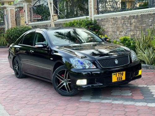 Toyota crown athlete 