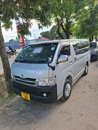 Hiace Quantum 1TR Petrol 
