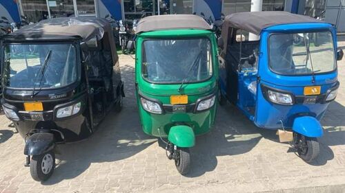 bajaji nauza new safi sana