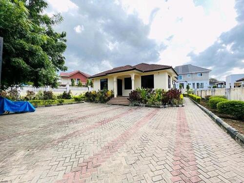 HOUSE FOR SALE IN MBEZI BEACH AFRICANA