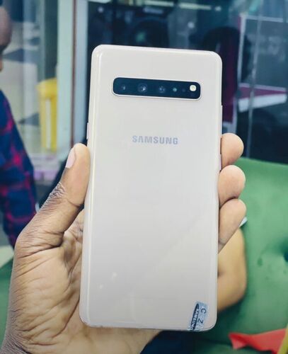 SAMSUNG S10 plus 