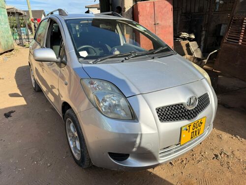 Toyota Vitz DXV