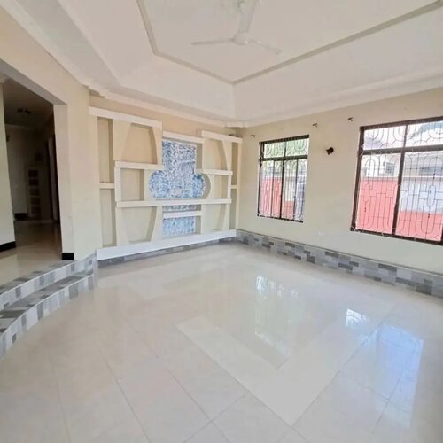 HOUSE FOR RENT