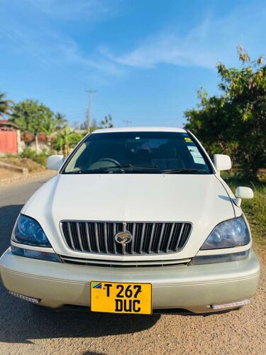 Toyota harrier old 