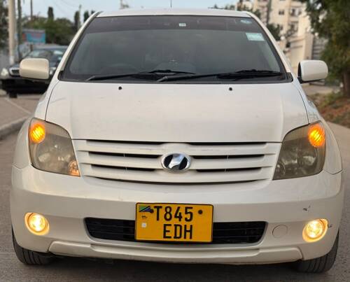 NAUZA TOYOTA IST 