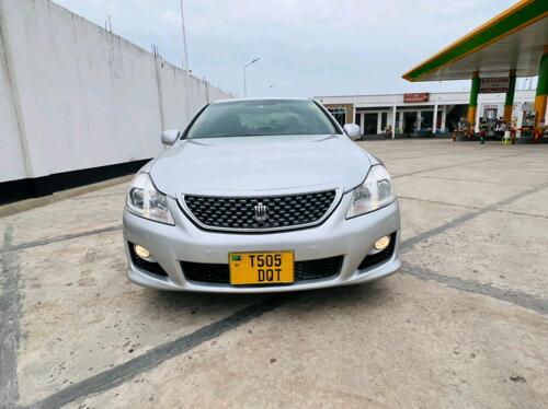 TOYOTA CROWN ON SALE